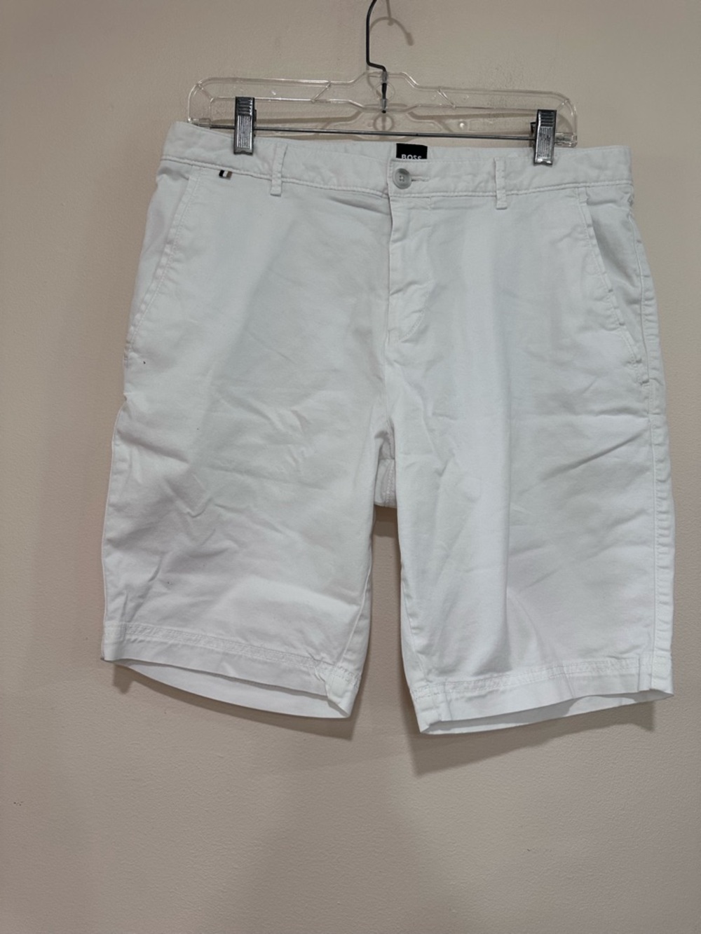 BOSS White Flat Front Cotton Chino slim fit Shorts. Size 32